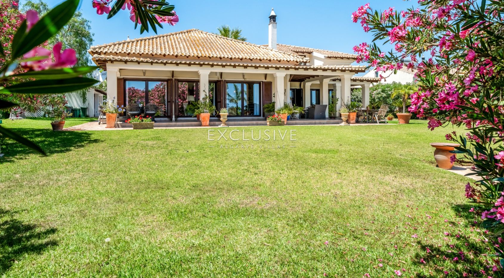 Farm house style property in Caramujeira Algarve
