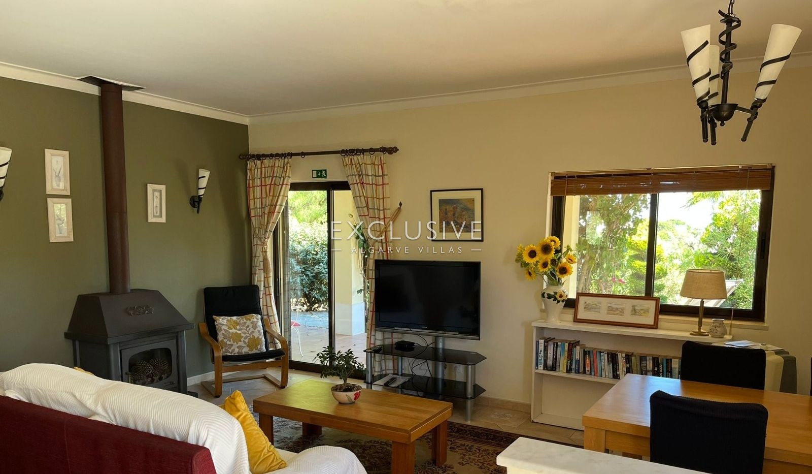 Farm house style property in Caramujeira Algarve