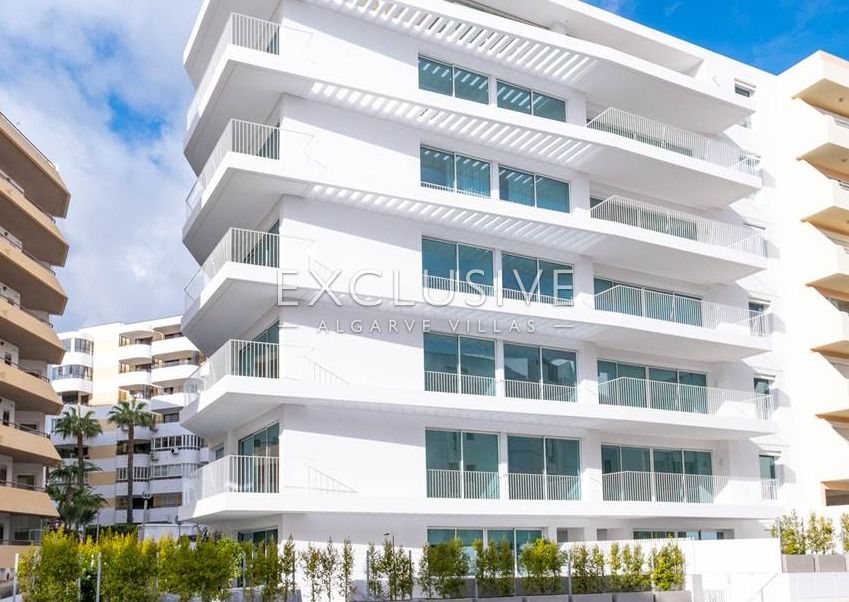 Modern 3 Bedroom Apartment in Vilamoura, Close to the Marina and Golf Courses