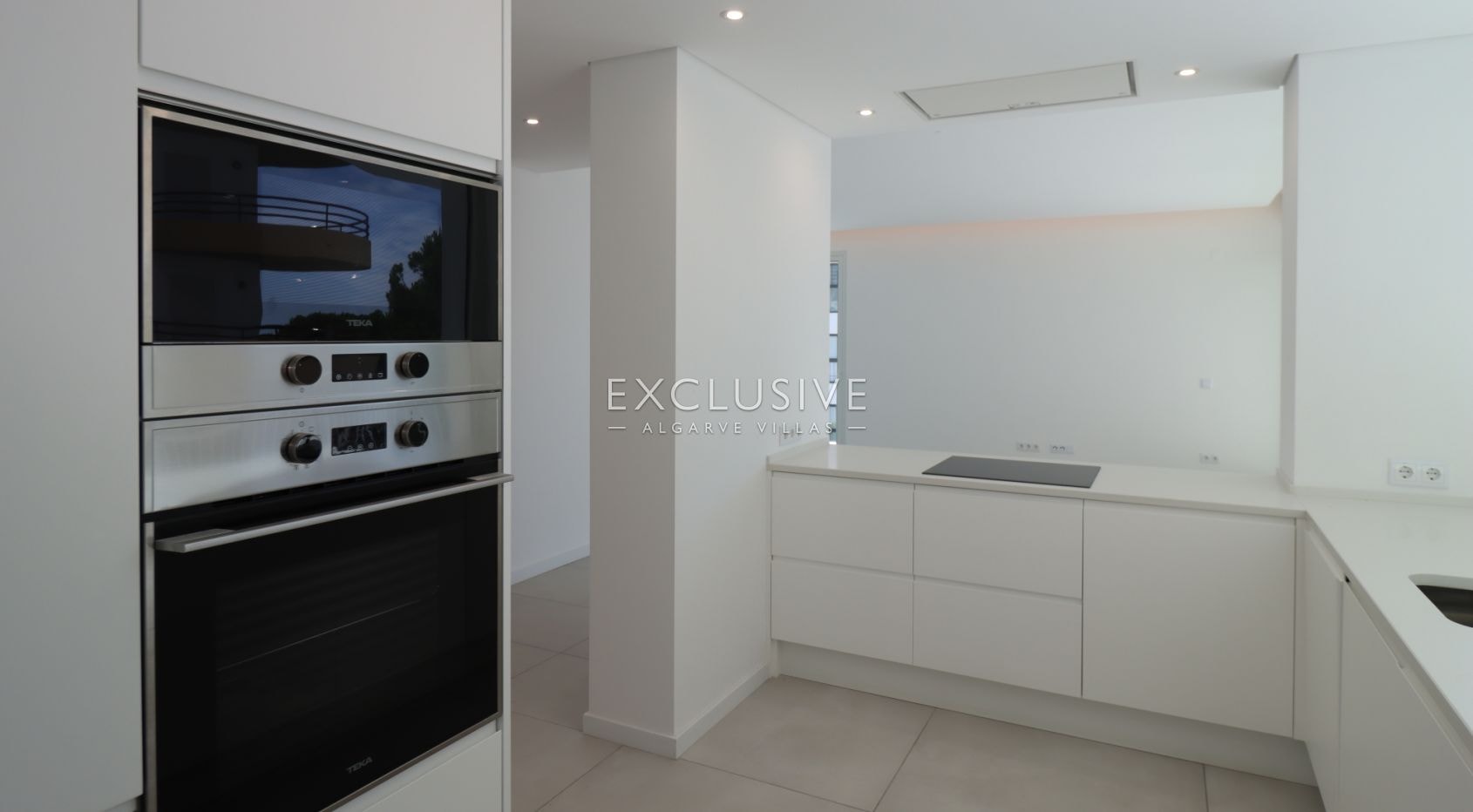 Modern 3 Bedroom Apartment in Vilamoura, Close to the Marina and Golf Courses