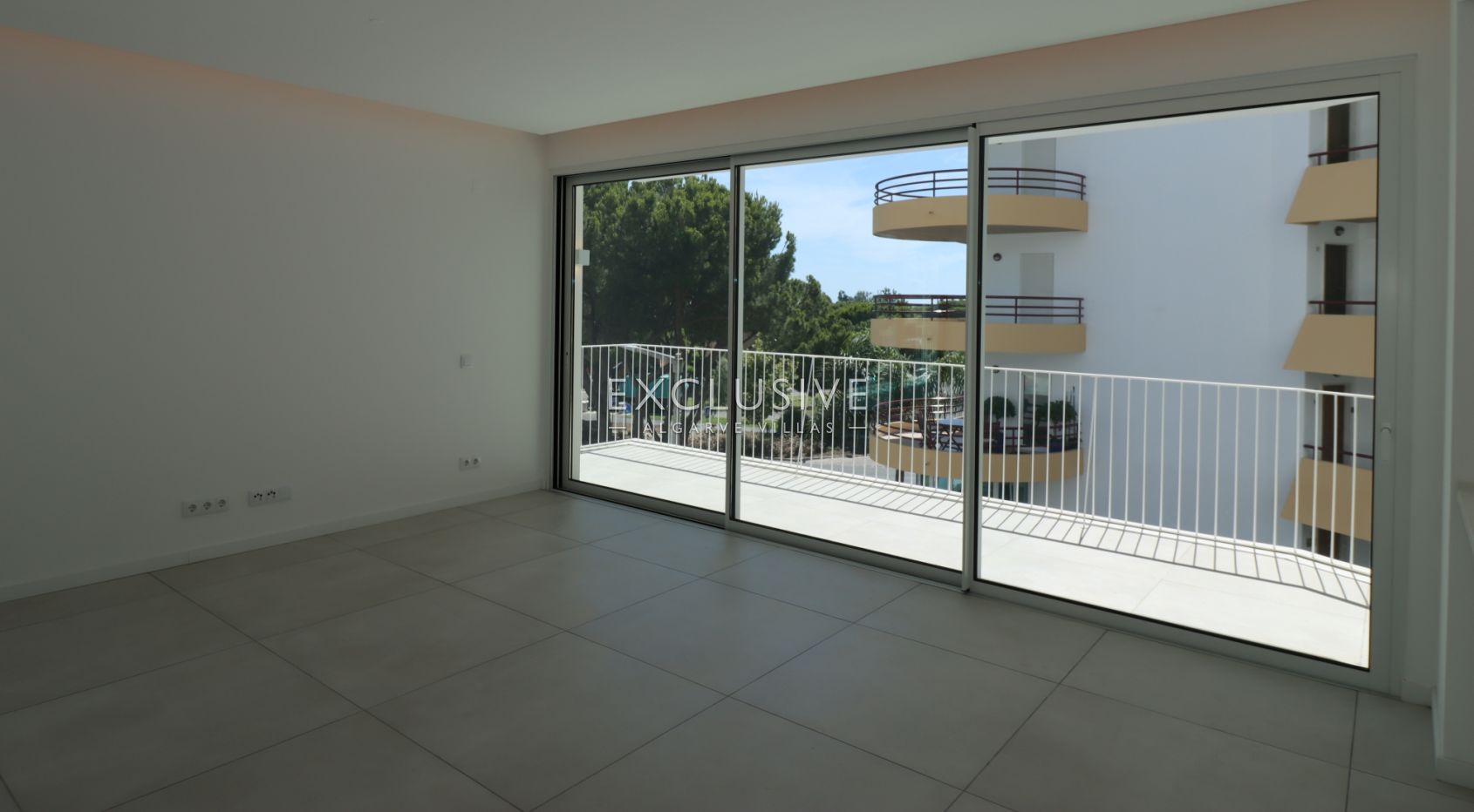 Modern 3 Bedroom Apartment in Vilamoura, Close to the Marina and Golf Courses