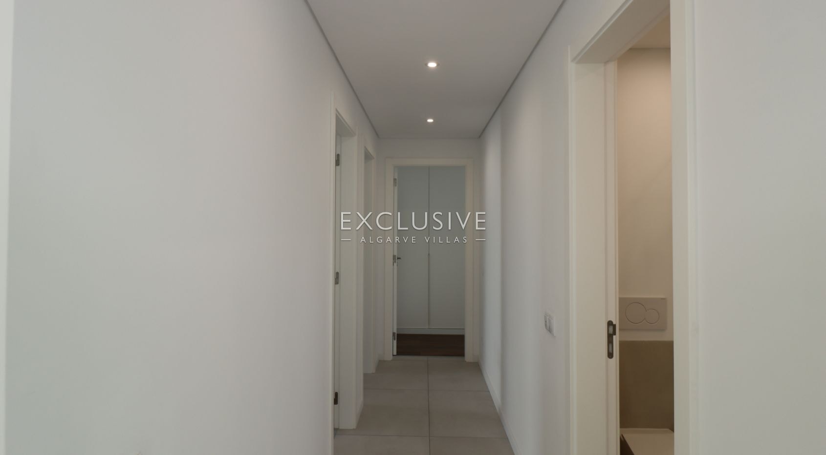 Modern 3 Bedroom Apartment in Vilamoura, Close to the Marina and Golf Courses