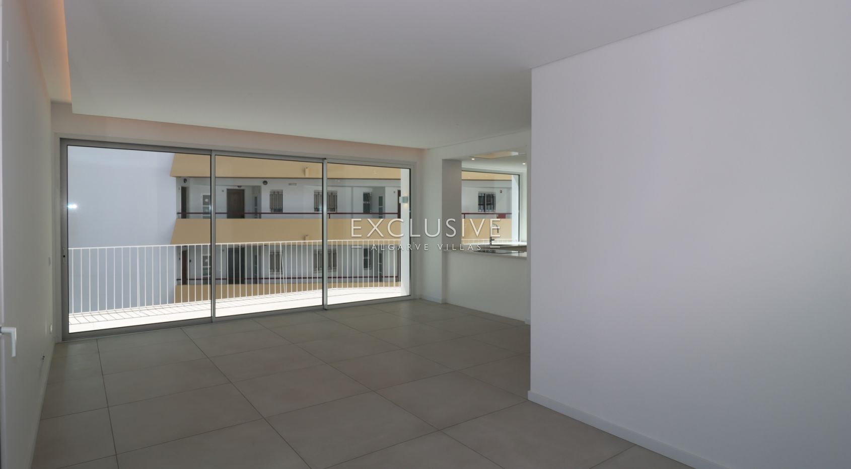 Modern 3 Bedroom Apartment in Vilamoura, Close to the Marina and Golf Courses