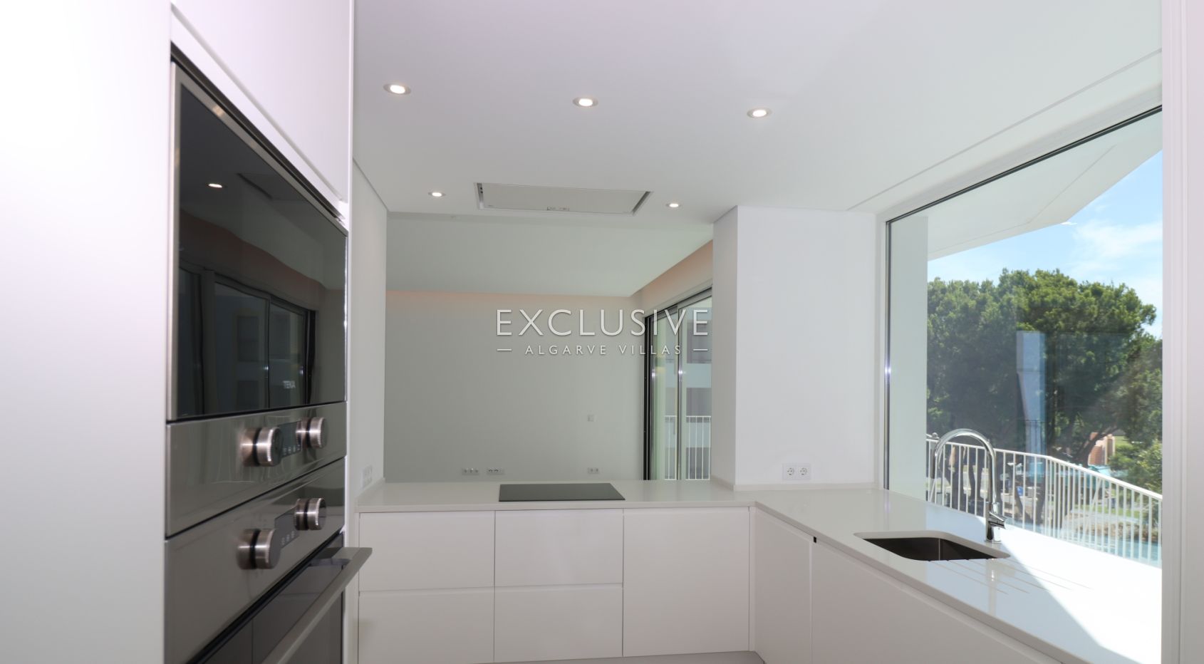 Modern 3 Bedroom Apartment in Vilamoura, Close to the Marina and Golf Courses
