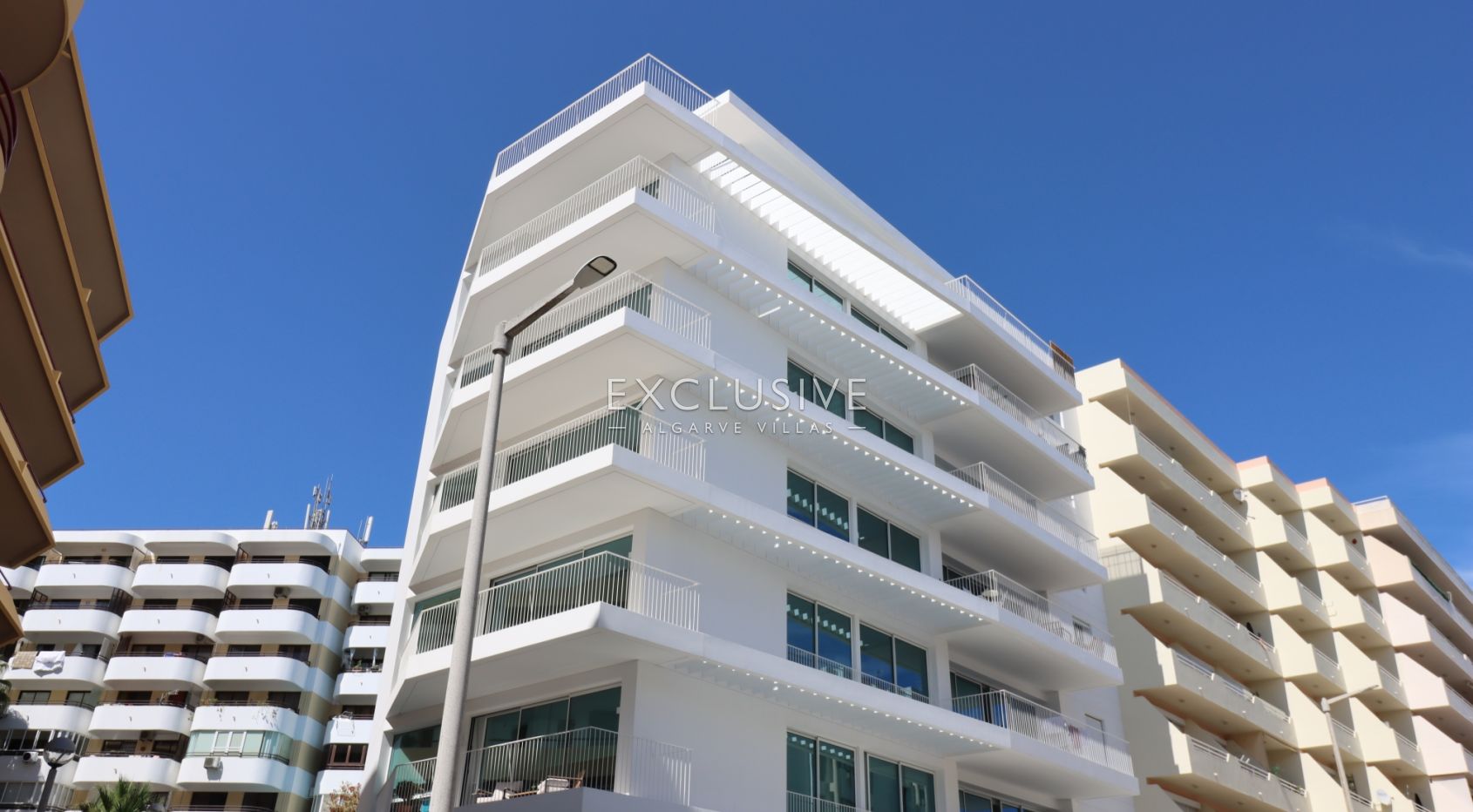 Modern 3 Bedroom Apartment in Vilamoura, Close to the Marina and Golf Courses