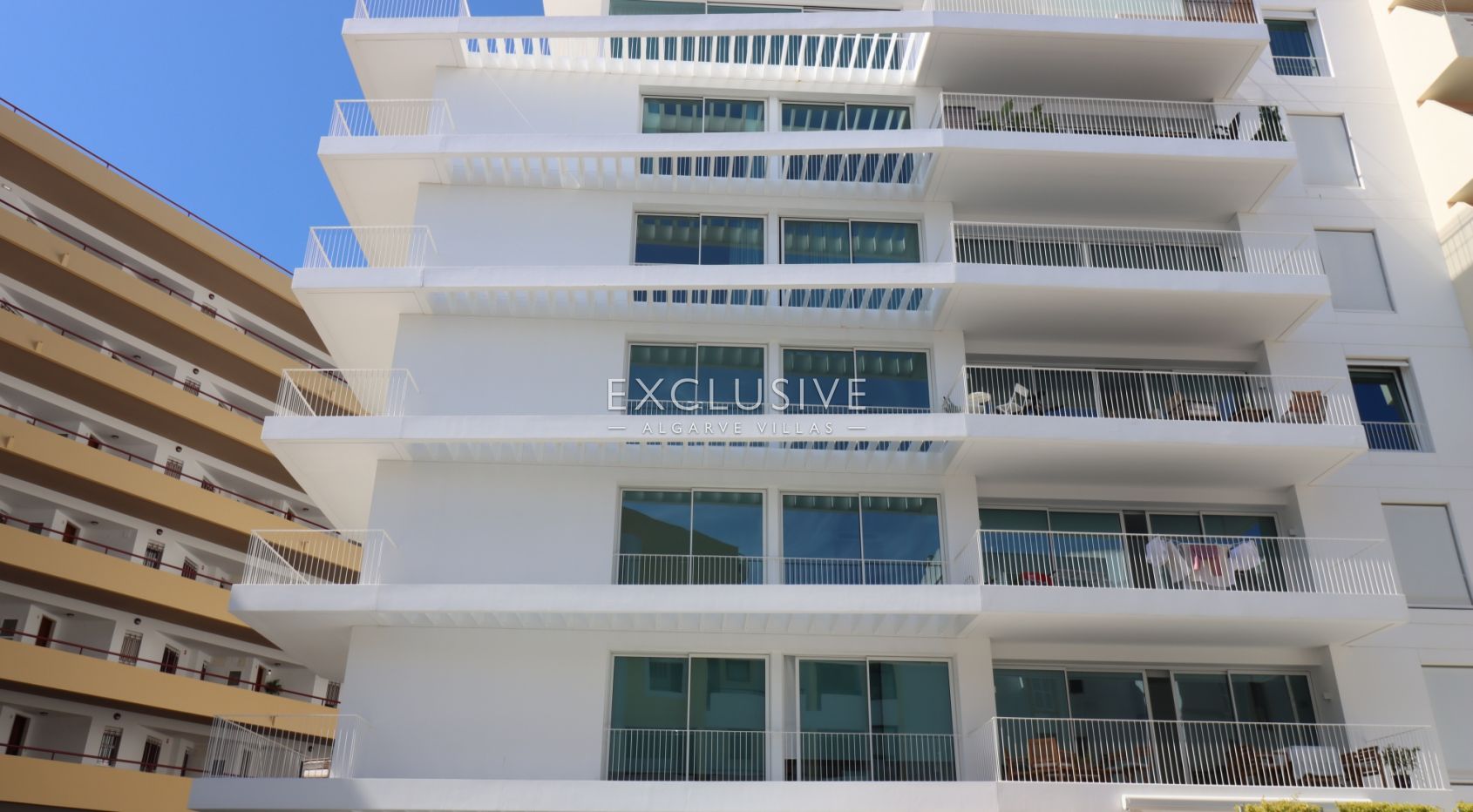 Modern 3 Bedroom Apartment in Vilamoura, Close to the Marina and Golf Courses