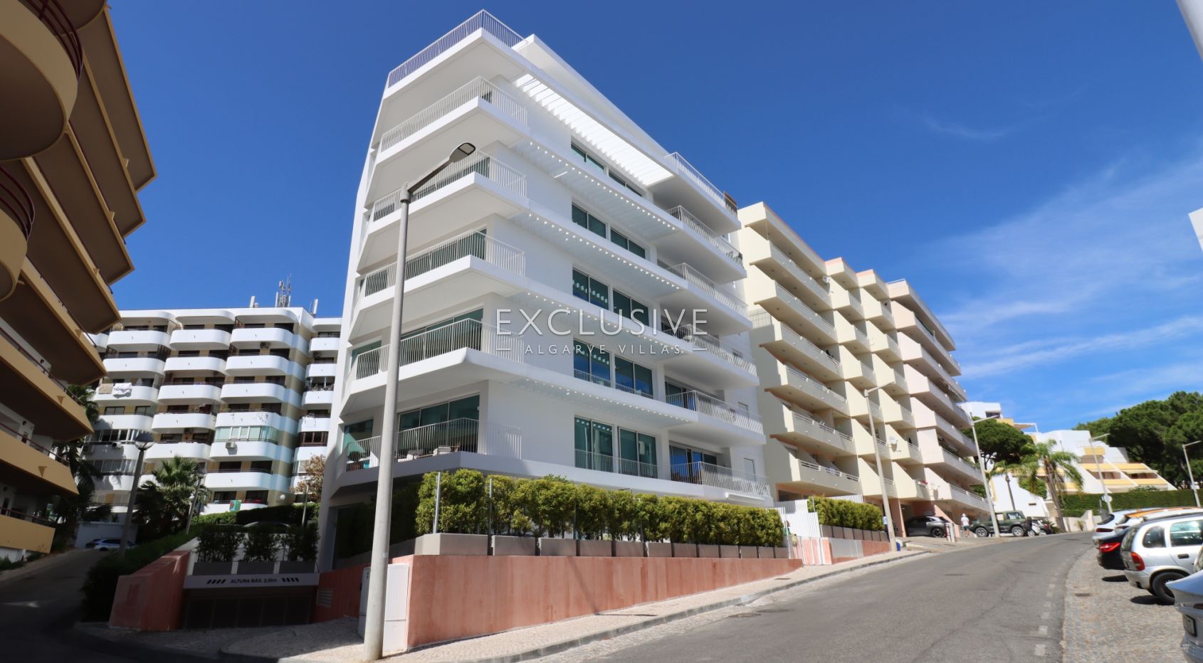 Modern 3 Bedroom Apartment in Vilamoura, Close to the Marina and Golf Courses