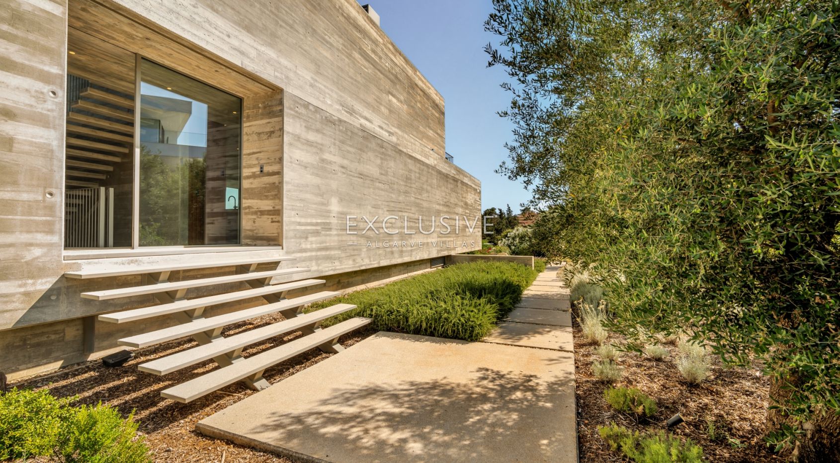 5 bedroom contemporary villa with sea golf views Palmares golf resort Lagos