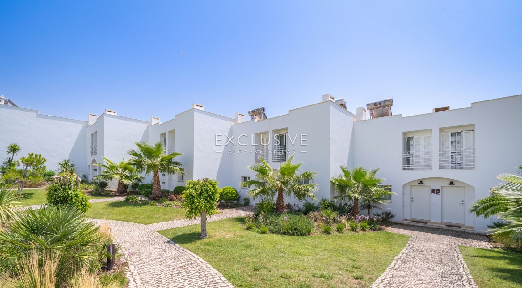 Ocean front townhouse in Albufeira with Sea Views & Resort Facilities