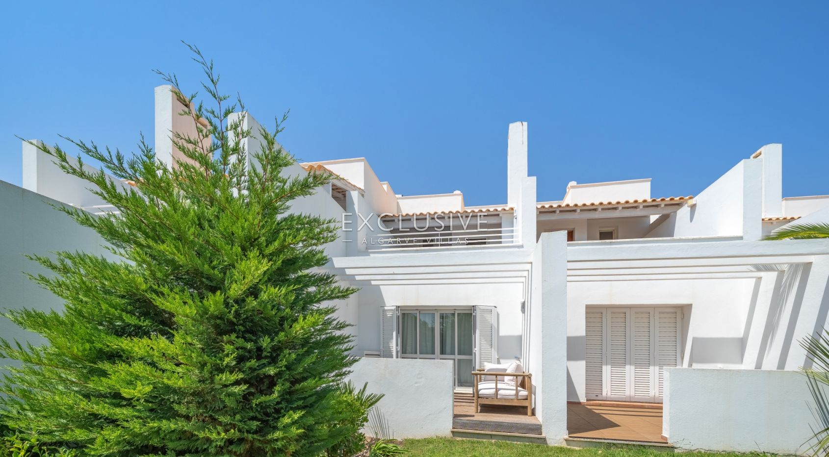 Ocean front townhouse in Albufeira with Sea Views & Resort Facilities