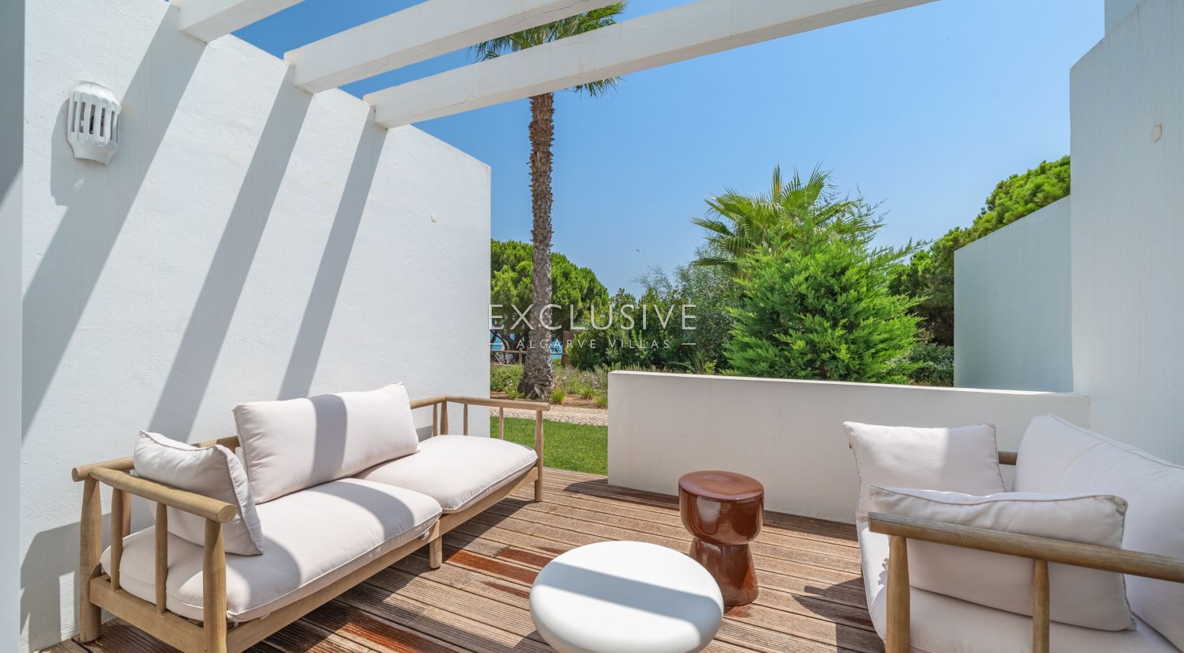 Ocean front townhouse in Albufeira with Sea Views & Resort Facilities
