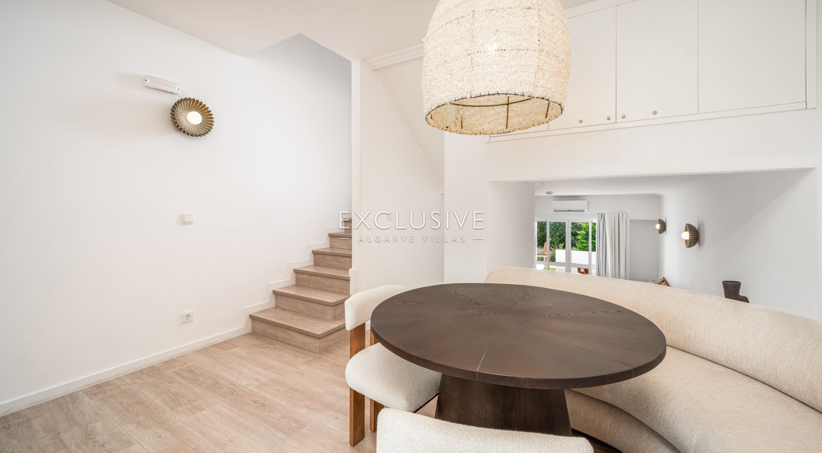 Ocean front townhouse in Albufeira with Sea Views & Resort Facilities
