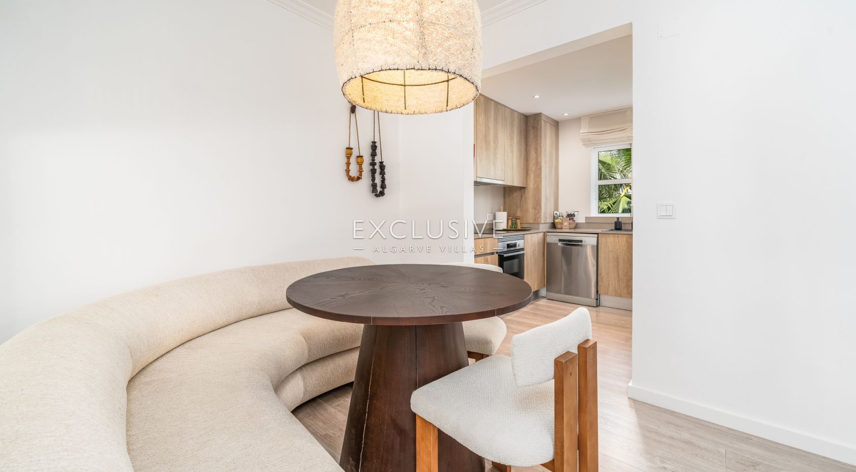 Ocean front townhouse in Albufeira with Sea Views & Resort Facilities