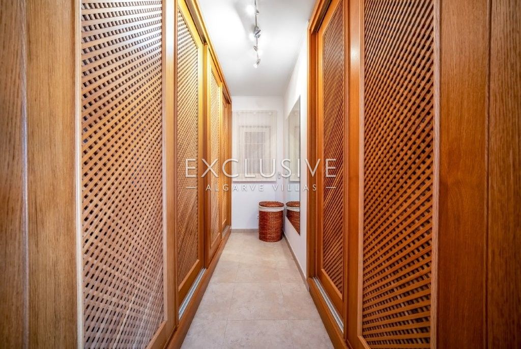 Modern 4 bed villa, with traditional Portuguese features, pool and seaviews, Carvoeiro
