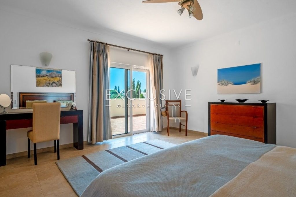 Modern 4 bed villa, with traditional Portuguese features, pool and seaviews, Carvoeiro