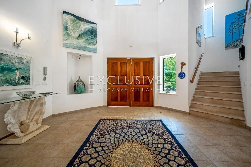 Modern 4 bed villa, with traditional Portuguese features, pool and seaviews, Carvoeiro