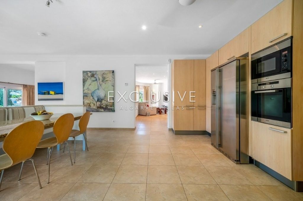 Modern 4 bed villa, with traditional Portuguese features, pool and seaviews, Carvoeiro