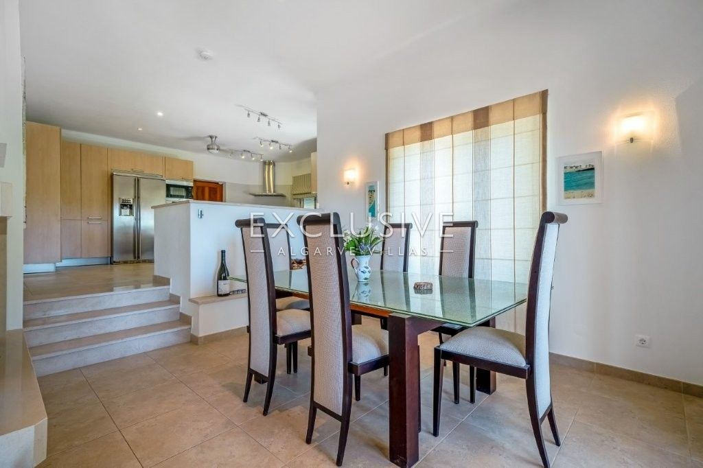 Modern 4 bed villa, with traditional Portuguese features, pool and seaviews, Carvoeiro