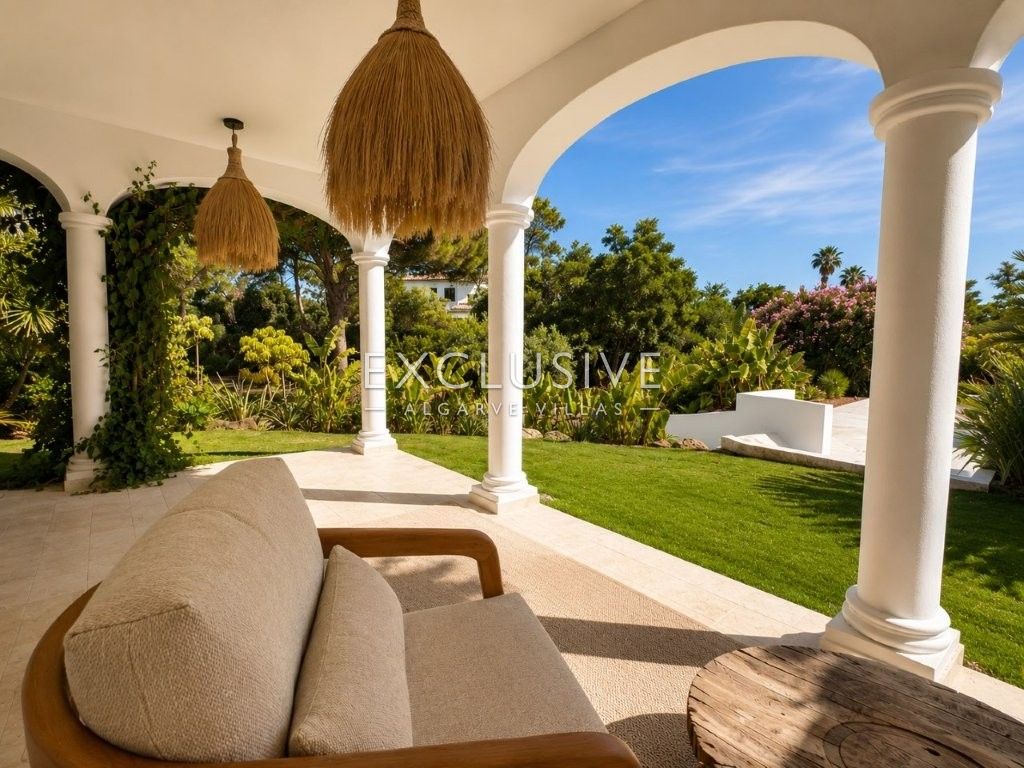 Luxury Renovated 4 Bedroom Villa with Pool in Carvoeiro, Algarve