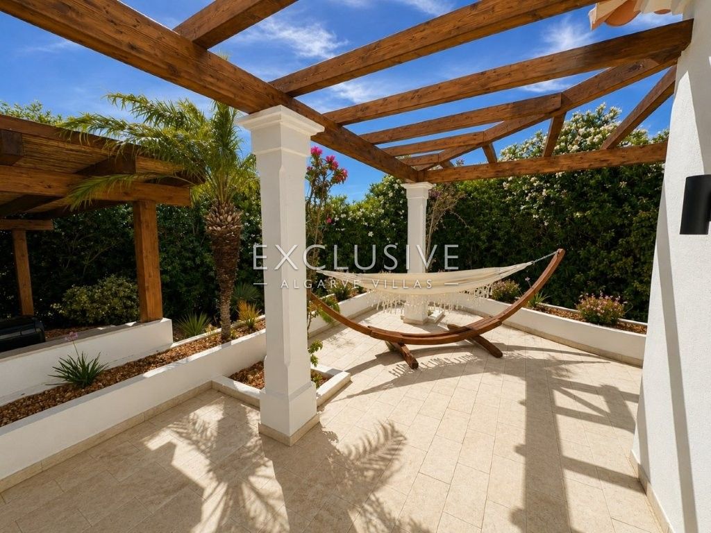 Luxury Renovated 4 Bedroom Villa with Pool in Carvoeiro, Algarve