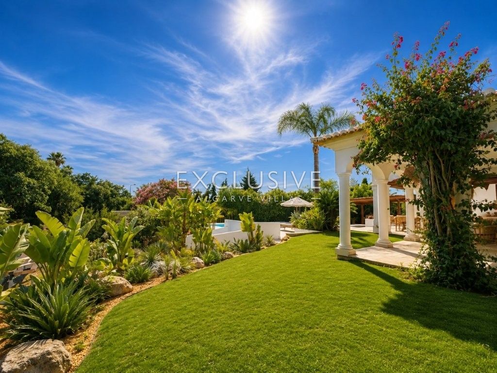 Luxury Renovated 4 Bedroom Villa with Pool in Carvoeiro, Algarve