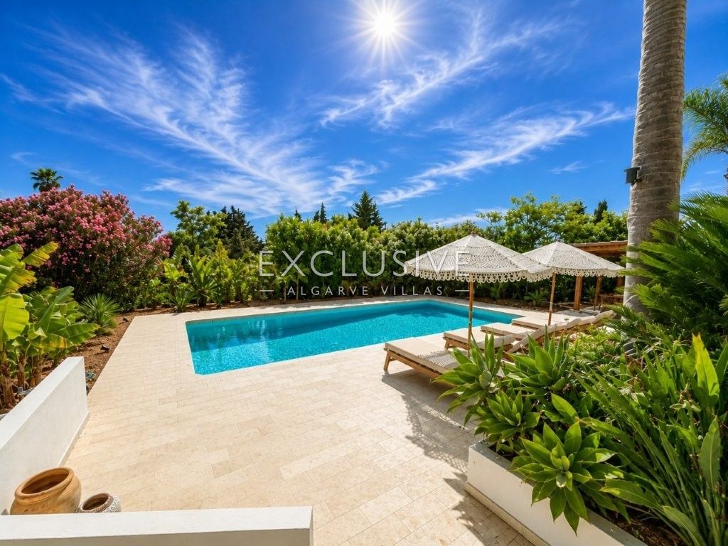 Luxury Renovated 4 Bedroom Villa with Pool in Carvoeiro, Algarve