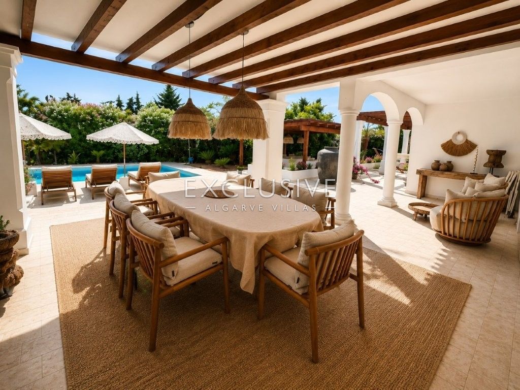 Luxury Renovated 4 Bedroom Villa with Pool in Carvoeiro, Algarve