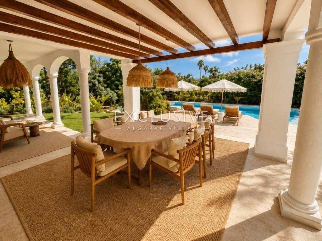Luxury Renovated 4 Bedroom Villa with Pool in Carvoeiro, Algarve