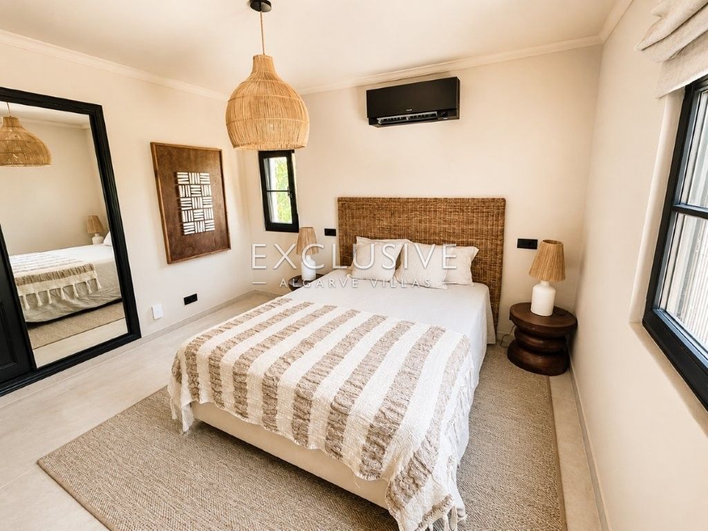 Luxury Renovated 4 Bedroom Villa with Pool in Carvoeiro, Algarve