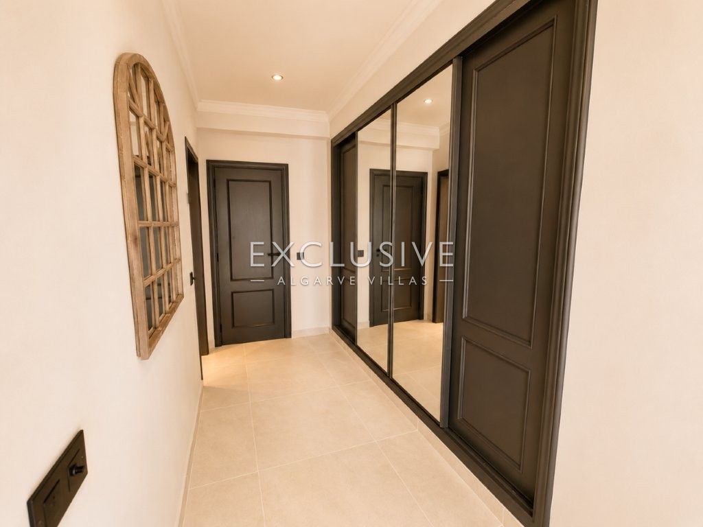 Luxury Renovated 4 Bedroom Villa with Pool in Carvoeiro, Algarve