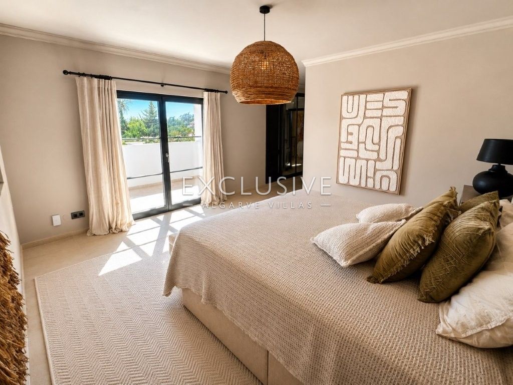 Luxury Renovated 4 Bedroom Villa with Pool in Carvoeiro, Algarve