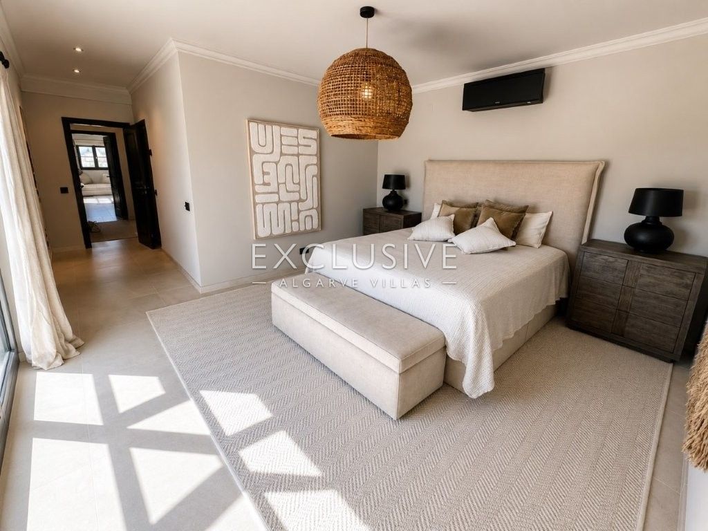 Luxury Renovated 4 Bedroom Villa with Pool in Carvoeiro, Algarve