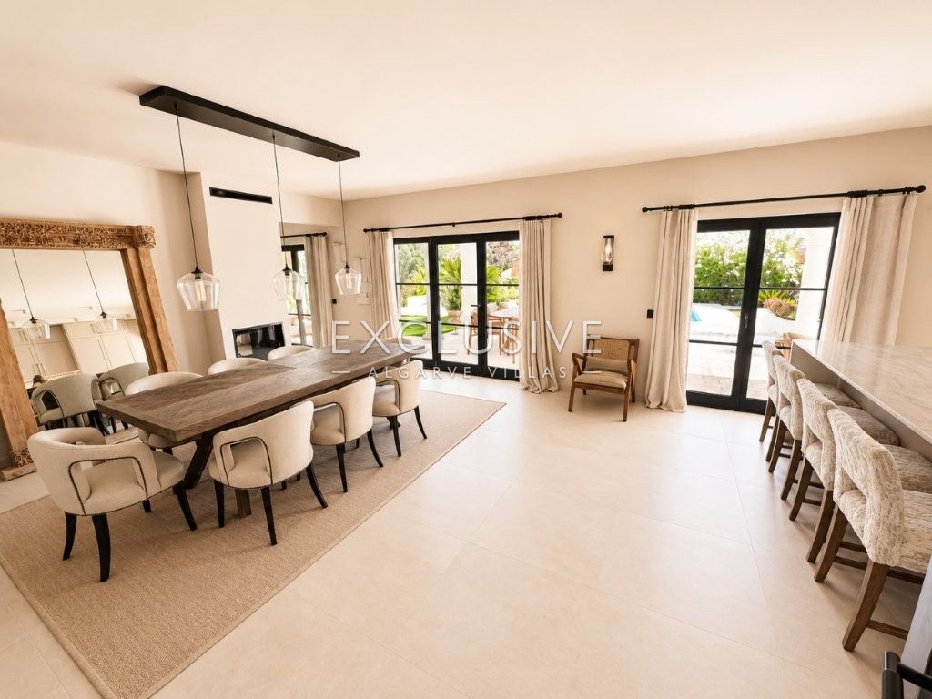 Luxury Renovated 4 Bedroom Villa with Pool in Carvoeiro, Algarve