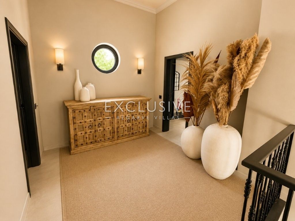 Luxury Renovated 4 Bedroom Villa with Pool in Carvoeiro, Algarve