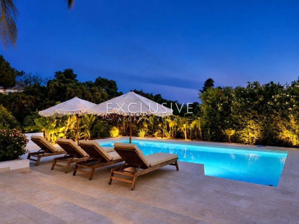 Luxury Renovated 4 Bedroom Villa with Pool in Carvoeiro, Algarve
