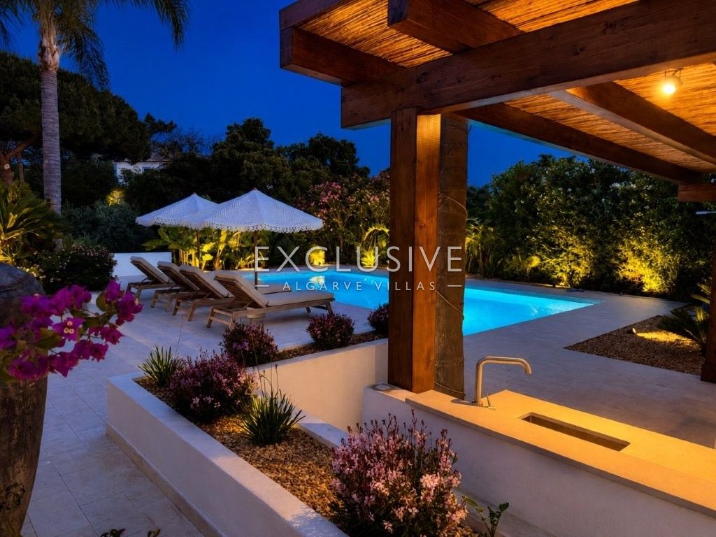 Luxury Renovated 4 Bedroom Villa with Pool in Carvoeiro, Algarve