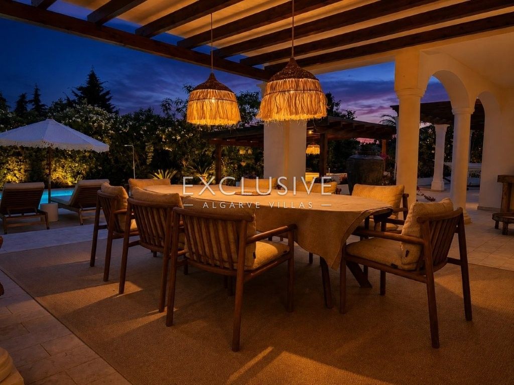 Luxury Renovated 4 Bedroom Villa with Pool in Carvoeiro, Algarve
