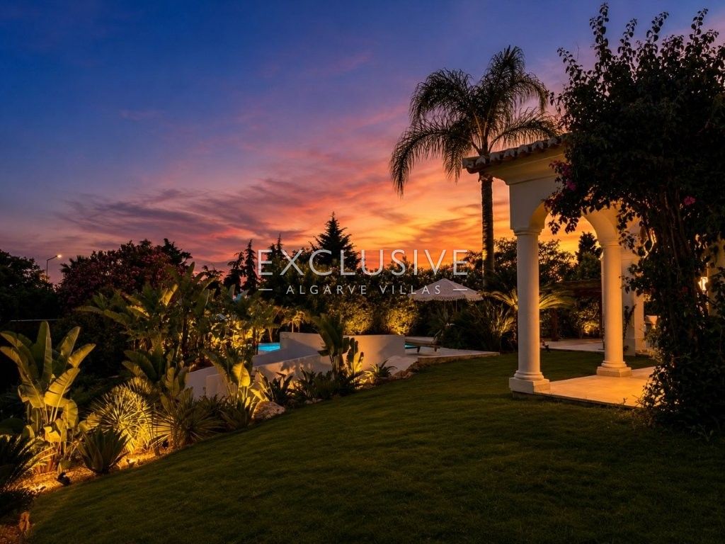 Luxury Renovated 4 Bedroom Villa with Pool in Carvoeiro, Algarve