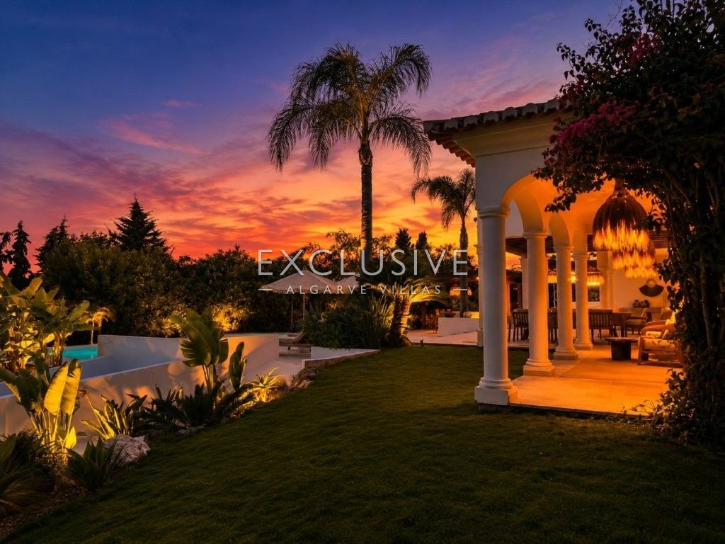 Luxury Renovated 4 Bedroom Villa with Pool in Carvoeiro, Algarve