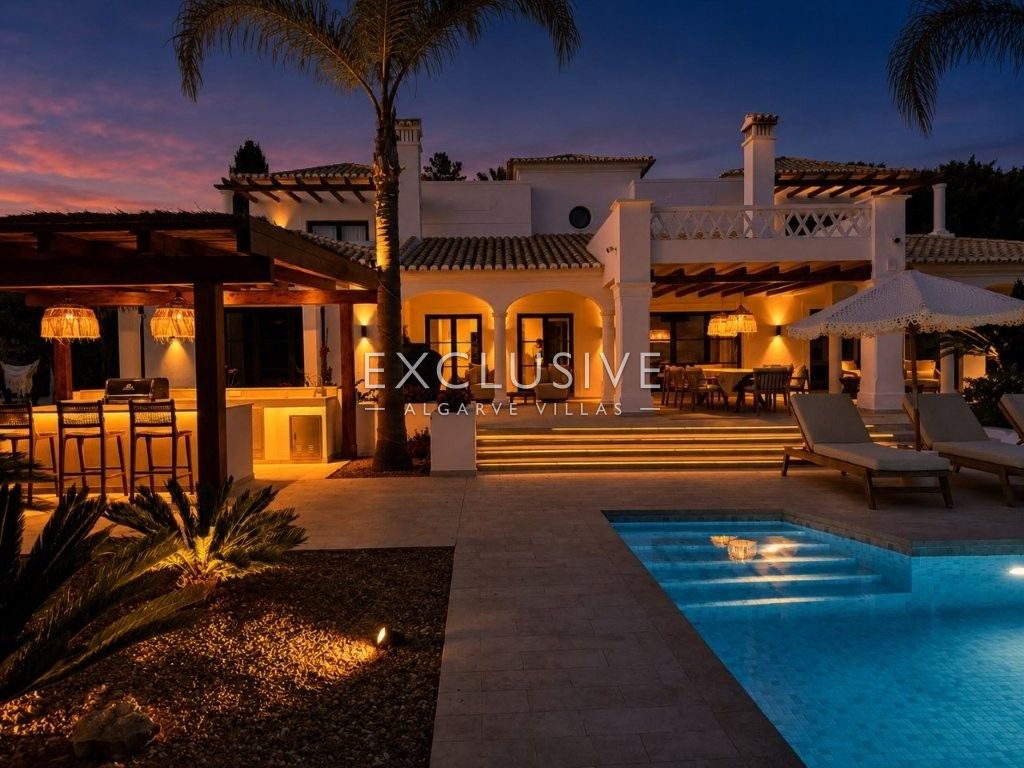 Luxury Renovated 4 Bedroom Villa with Pool in Carvoeiro, Algarve