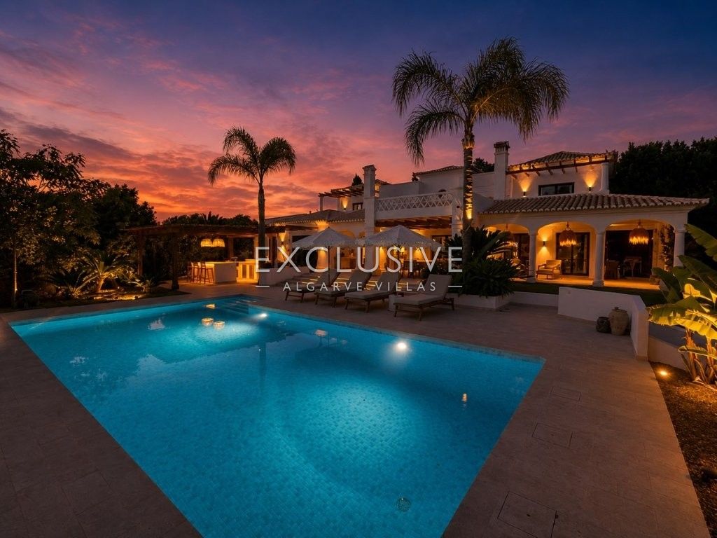 Luxury Renovated 4 Bedroom Villa with Pool in Carvoeiro, Algarve