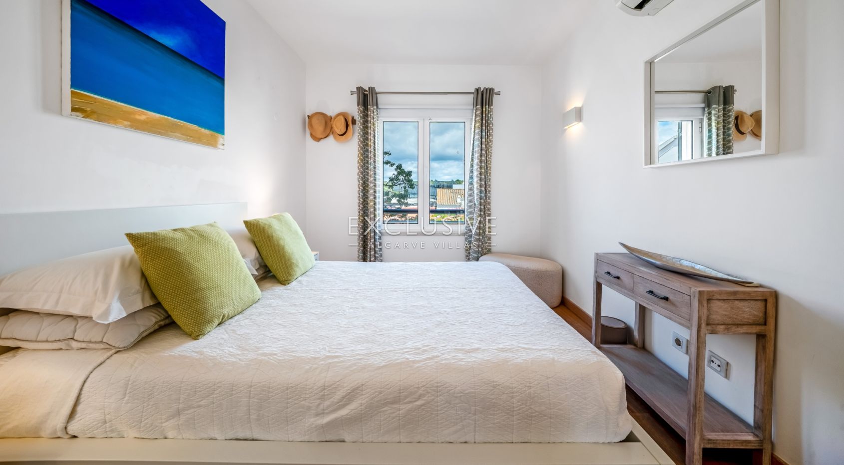 Beautifully Renovated 2 Bedroom Apartment in Dom Manuel, Lagos Marina