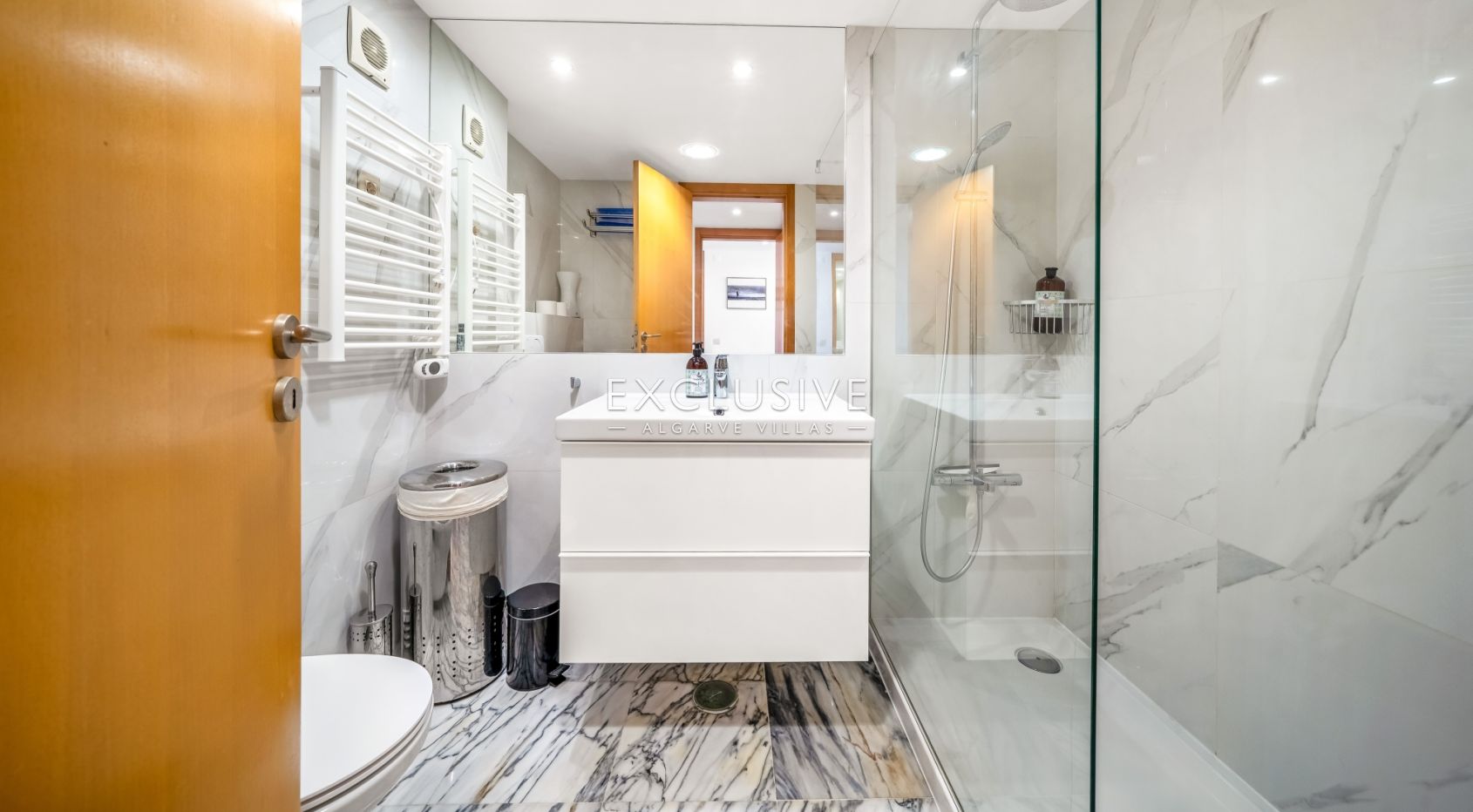 Beautifully Renovated 2 Bedroom Apartment in Dom Manuel, Lagos Marina