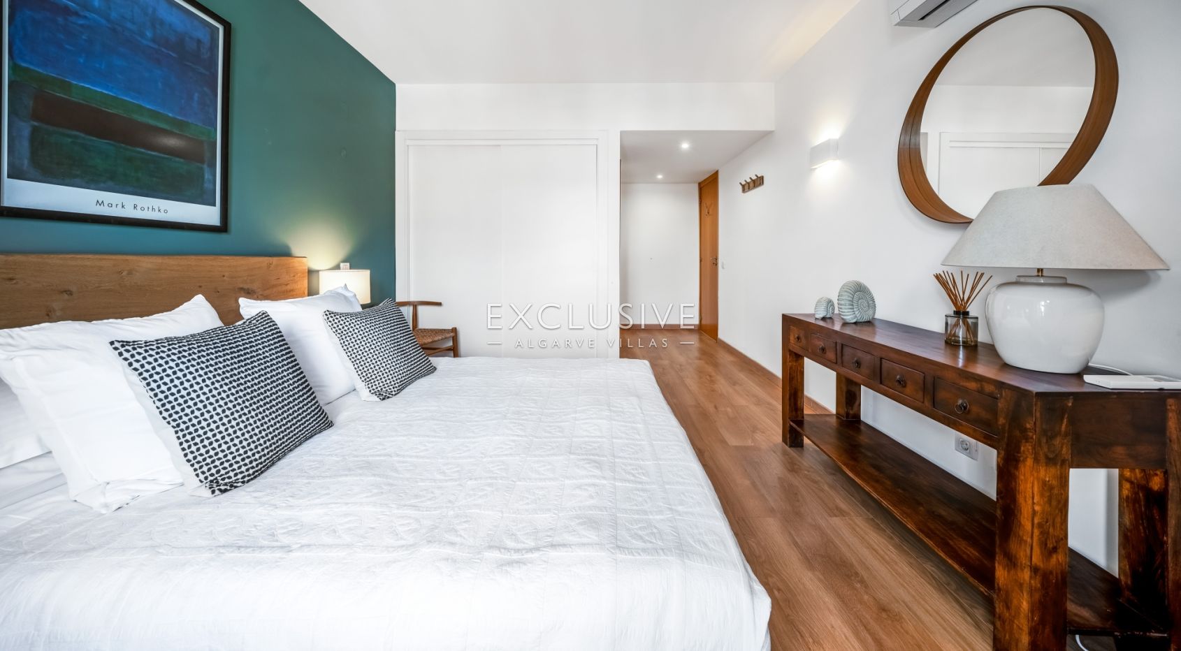 Beautifully Renovated 2 Bedroom Apartment in Dom Manuel, Lagos Marina