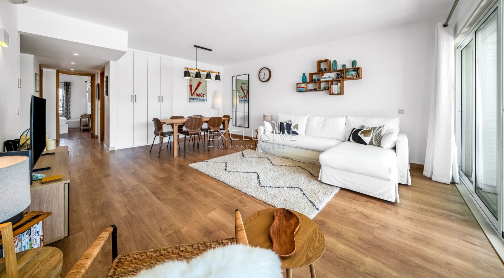 Beautifully Renovated 2 Bedroom Apartment in Dom Manuel, Lagos Marina