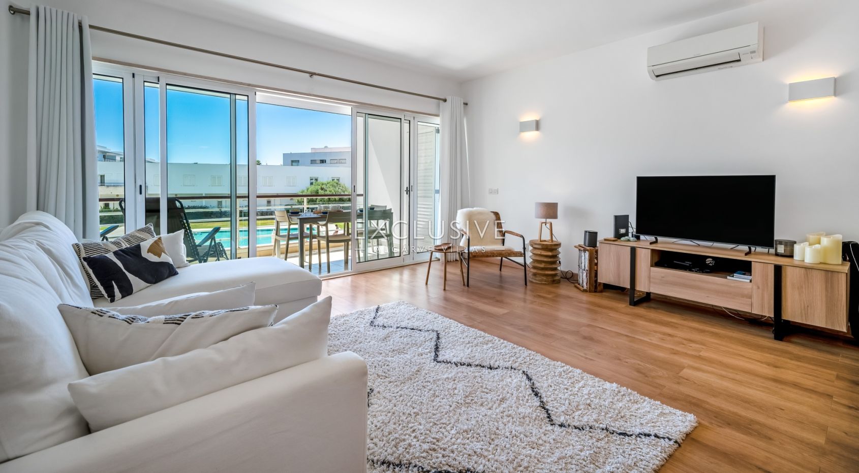 Beautifully Renovated 2 Bedroom Apartment in Dom Manuel, Lagos Marina