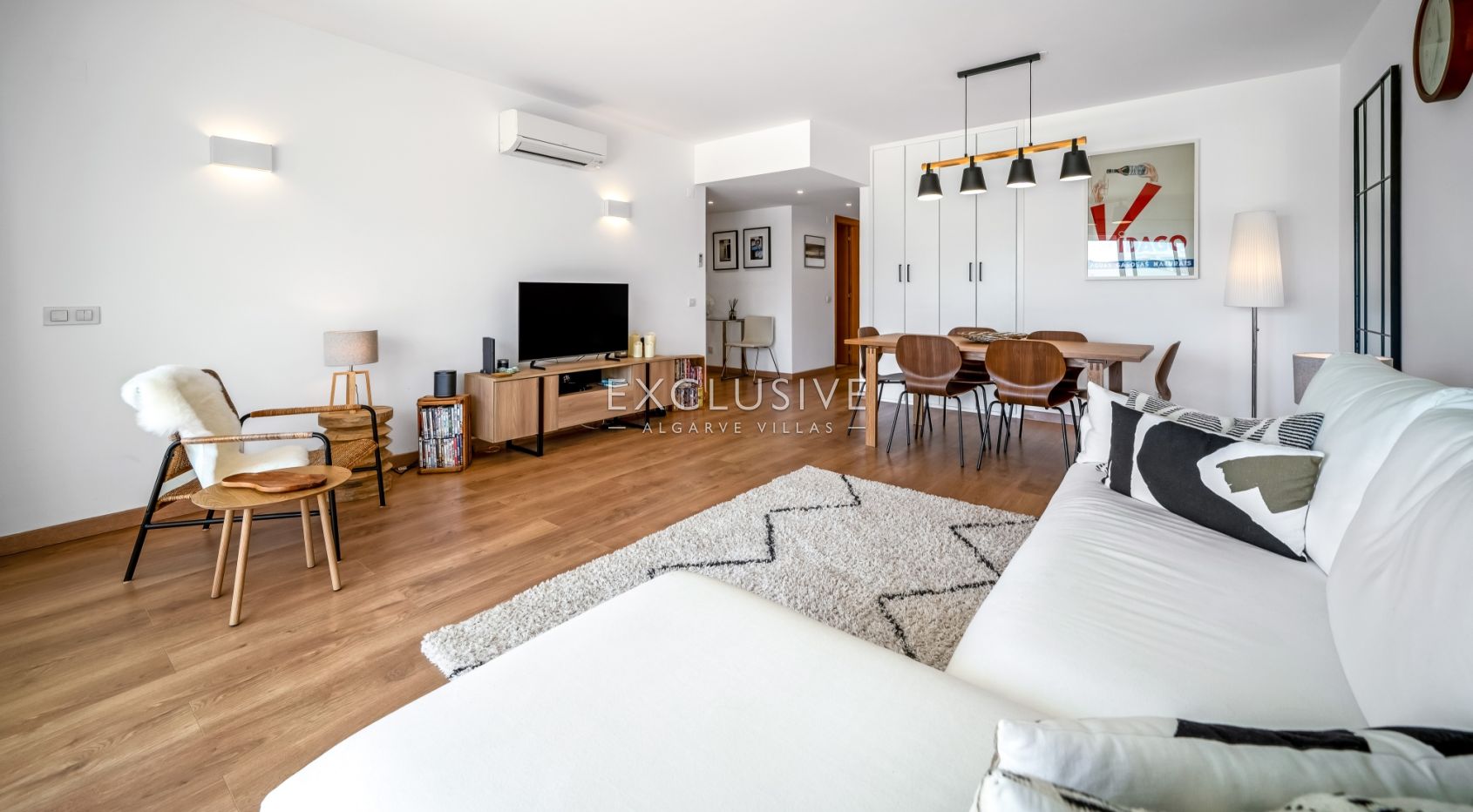 Beautifully Renovated 2 Bedroom Apartment in Dom Manuel, Lagos Marina