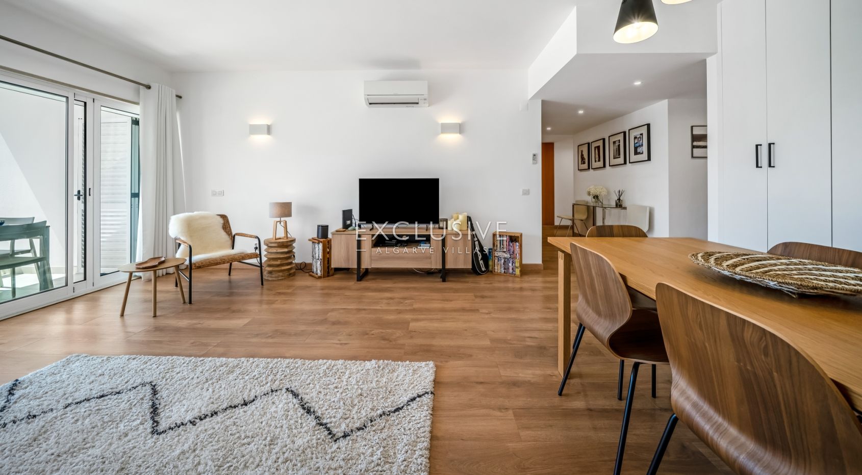 Beautifully Renovated 2 Bedroom Apartment in Dom Manuel, Lagos Marina