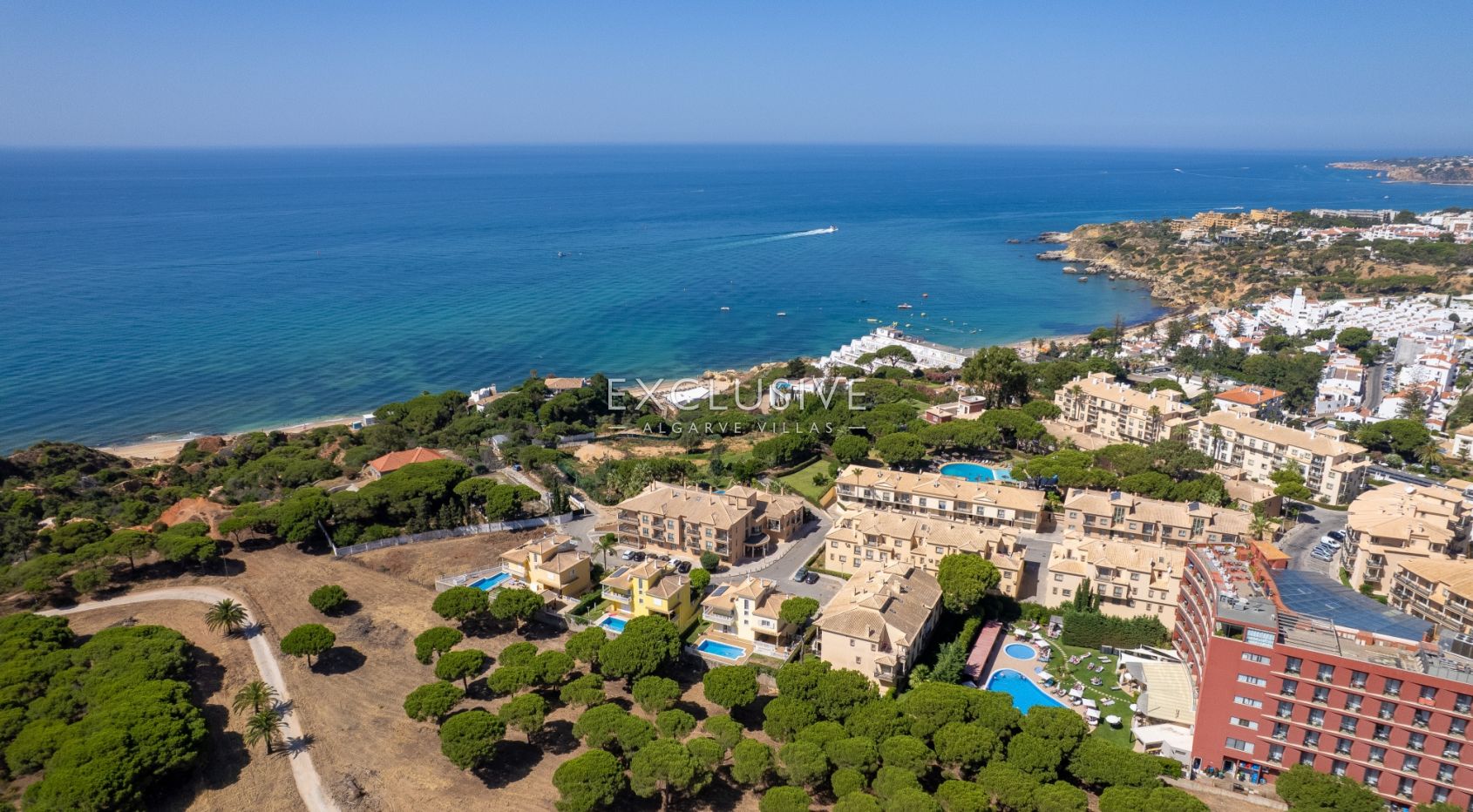 Sea View Villa in Santa Eulália, Walking Distance to the Beach, Albufeira
