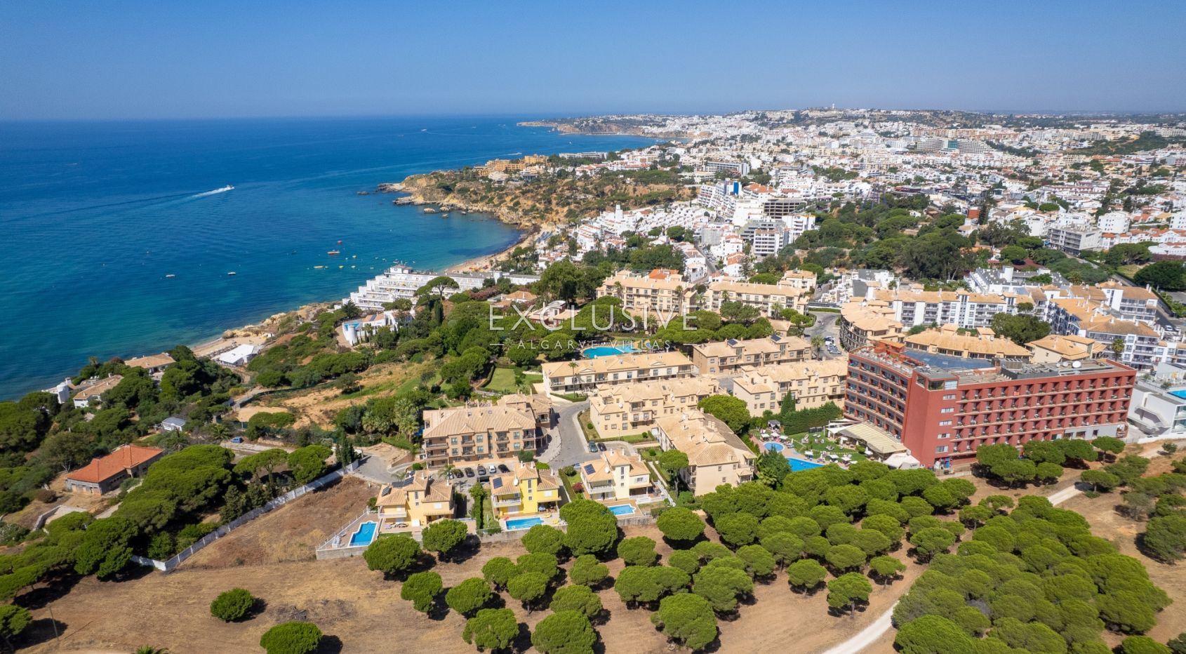 Sea View Villa in Santa Eulália, Walking Distance to the Beach, Albufeira